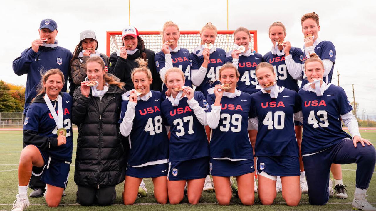 The U.S. women's Sixes team celebrates gold at Canada's Super Sixes event.