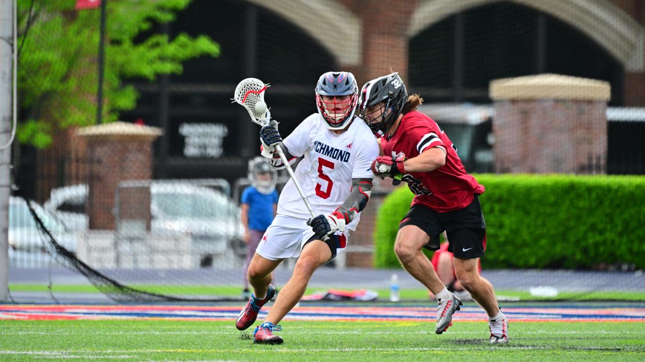 Richmond's Aidan O'Neil in action during a 2024 Atlantic 10 contest against Saint Joseph's.