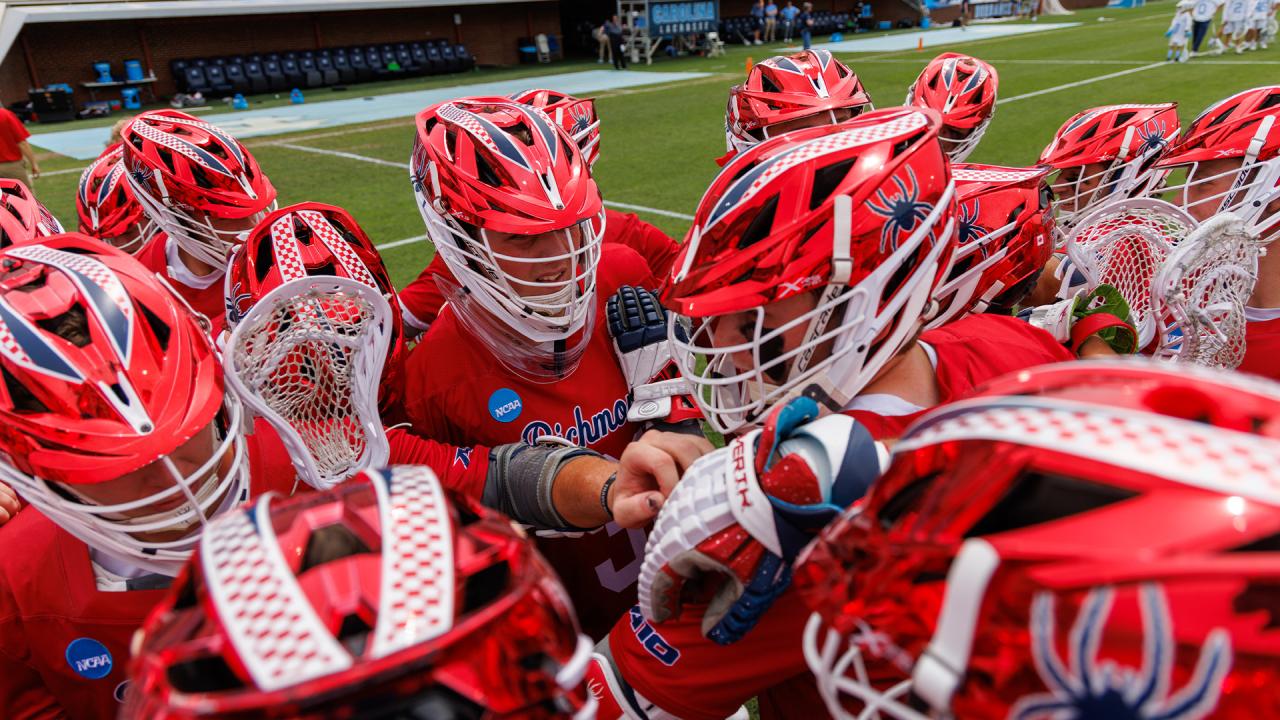 Richmond men's lacrosse huddle